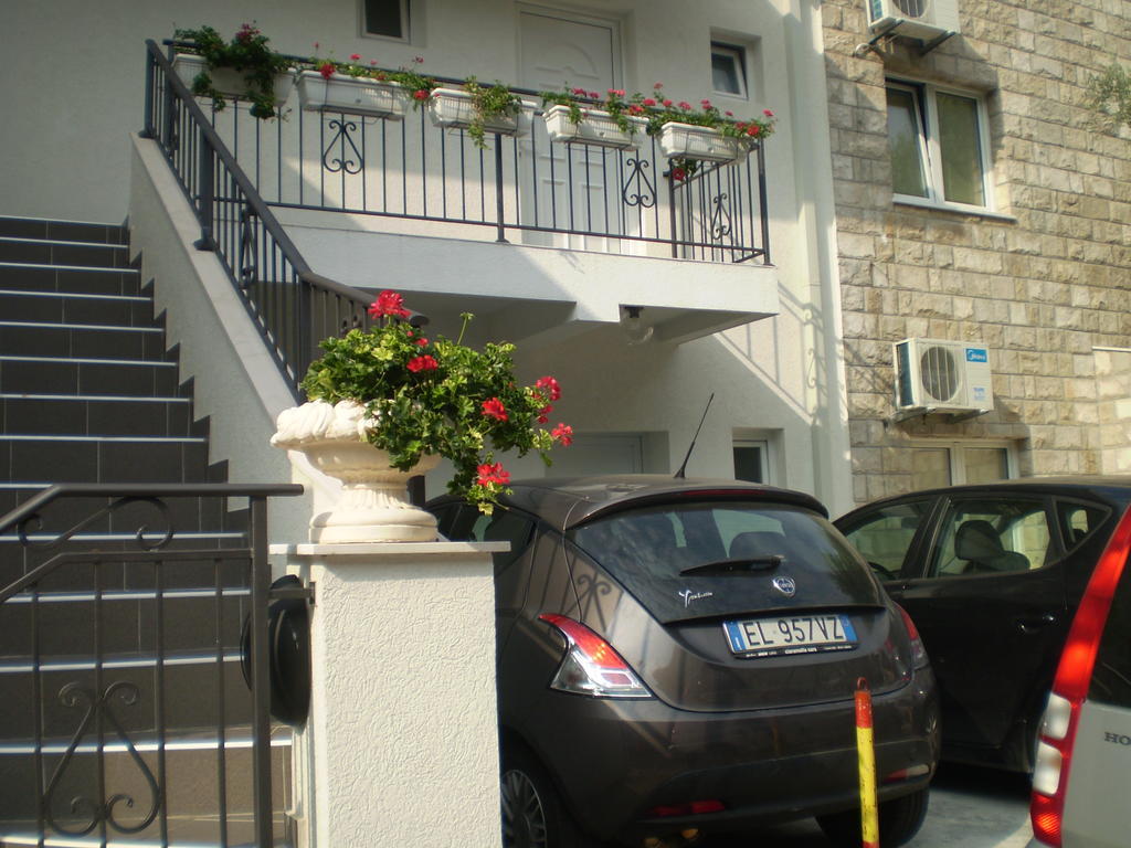 Apartments Leut Sveti Stefan Exterior foto