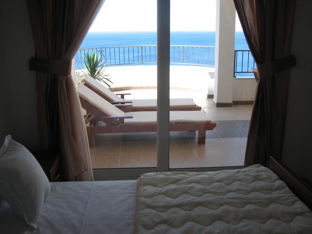 Apartments Leut Sveti Stefan Habitación foto